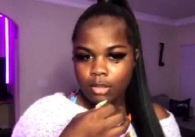 offlyz's tweet image. dormi e acordei com a notícia que a anitta adiou o lançamento do álbum dela, o que rolou?