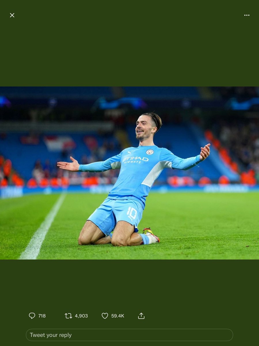 Iwoody10's tweet photo. @JackGrealish Look at the crowd behind you 🤣🤣🤣🤣🤣 #SmallCall #emptyhad https://t.co/ncPrOXDEBS