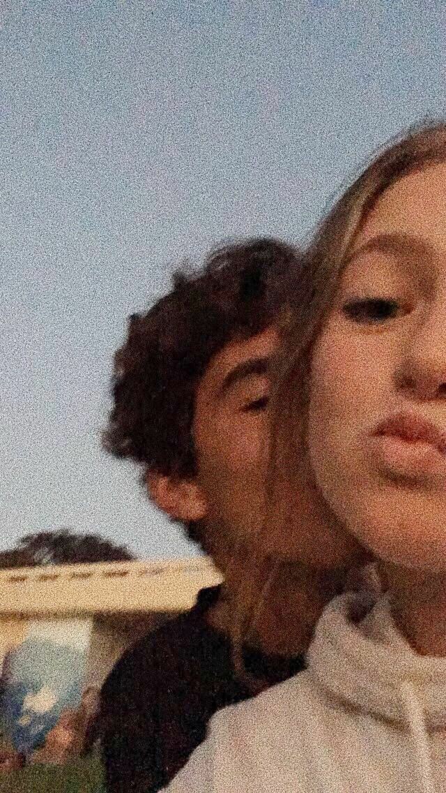 Sophiexhox's tweet image. 𝖊𝖗𝖆 𝖇𝖊𝖑𝖑𝖆, 𝖓𝖔𝖓 𝖈𝖔𝖒𝖊 𝖖𝖚𝖊𝖑𝖑𝖊 𝖘𝖚𝖑𝖑𝖊 𝖗𝖎𝖛𝖎𝖘𝖙𝖊. 𝖊𝖗𝖆 𝖇𝖊𝖑𝖑𝖆, 𝖕𝖊𝖗 𝖎𝖑 𝖒𝖔𝖉𝖔 𝖎𝖓 𝖈𝖚𝖎 𝖕𝖊𝖓𝖘𝖆𝖛𝖆. 𝖊𝖗𝖆 𝖇𝖊𝖑𝖑𝖆, 𝖕𝖊𝖗 𝖑𝖆 𝖘𝖈𝖎𝖓𝖙𝖎𝖑𝖑𝖆 𝖓𝖊𝖎 𝖘𝖚𝖔𝖎 𝖔𝖈𝖈𝖍𝖎 𝖖𝖚𝖆𝖓𝖉𝖔 𝖕𝖆𝖗𝖑𝖆𝖛𝖆 𝖉𝖎 𝖖𝖚𝖆𝖑𝖈𝖔𝖘𝖆 𝖈𝖍𝖊