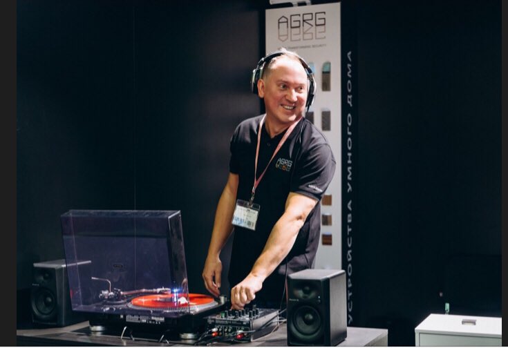 AGRG18's tweet photo. Day 4! The last one! It’s was awesome! Than you for coming!!!
#agrg_exhibitions #iot #agrg #luxuryhotels #officeinteriordesign #дизайнофиса #скуд #accesscontrol #контрольдоступа #tuya #architecturalbureau #officedesign #tuyasmart #smartlife #tuyasmartlife #умныйдом #tuyasmarthome https://t.co/HBzQnEFDQB