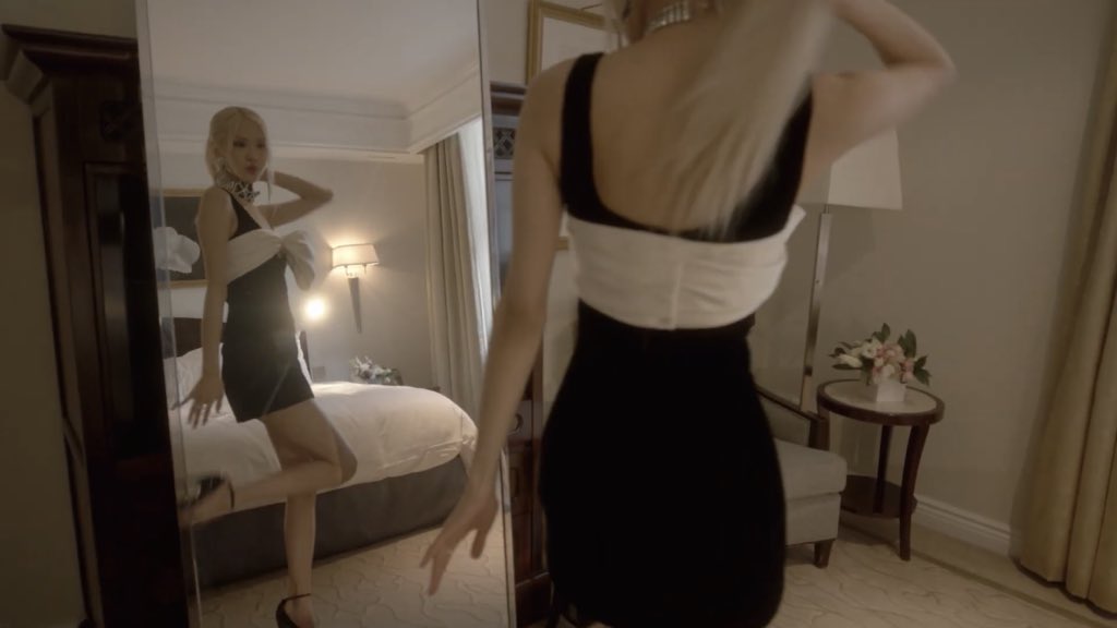 rosé gets ready for the met gala