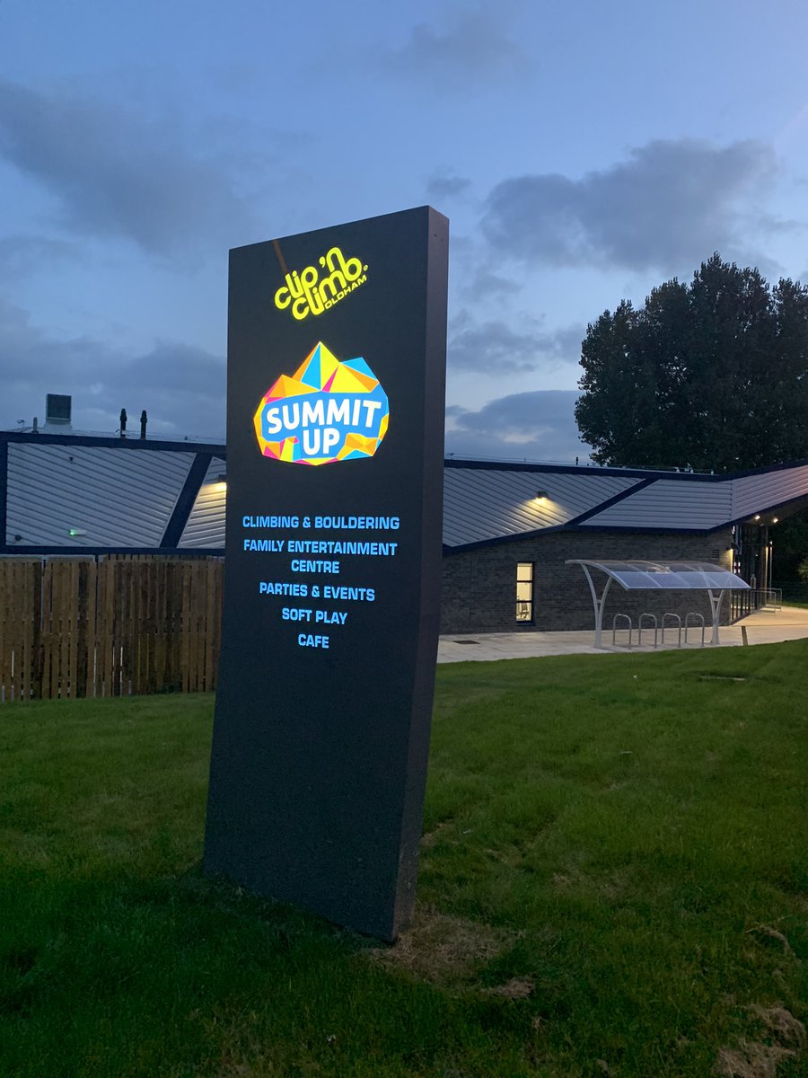 Wow this place is amazing @SummitUpClimb 👏👏just about to test it out super excited 😉#weareoldham #oldhamhour @muzahidukhan @NewmanRC_Head #sirnormanstoller opening to the public soon