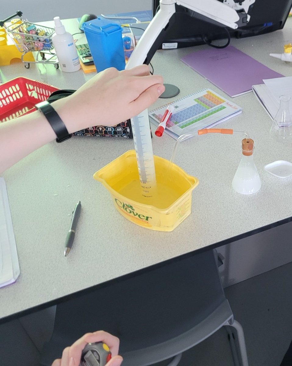 Today Year 7 <a href="/MagnaCartaSch/">Magna Carta School</a> were using the heating equipment for the #first time and Year 11 reviewed rates of reactions. @MrWilcox_TMCS <a href="/DrRoo01/">Dr Roo: Technician</a> <a href="/TimSmith2021/">Tim Smith</a> <a href="/CLEAPSS/">CLEAPSS 🏁</a> <a href="/cerasmusteach/">Clare ER</a> #chemistry #Science #teamwork #ScienceTwitter <a href="/STEMyBanda/">STEMYMissBanda</a> <a href="/EmmaWarwick2/">EmmaW</a> @chronicleflask 👨‍🔬👩‍🔬