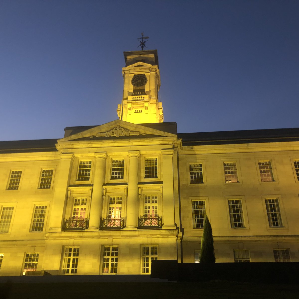 Trent Building looking stunning glowing gold tonight for the first time for #ChildhoodCancerAwareness #CCAM #WeAreUoN