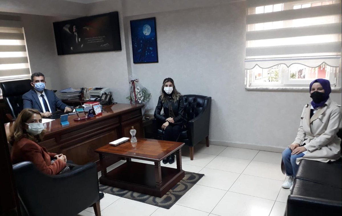 eyuder's tweet photo. Bolu İl Temsilcimiz Sn. Yasemin Yetkin ve Üyelerimiz, Bolu Gerede İlçe Milli Eğitim Müdürü Sn. Nizami Özalp 'i ziyaret ederek derneğimiz faaliyetleri hakkında bilgi vermişler ve kendilerini #EYFORXIII 'e davet etmişlerdir.
İŞİMİZ EĞİTİM GÜCÜMÜZ EĞİTİM https://t.co/GQiD0awk7n