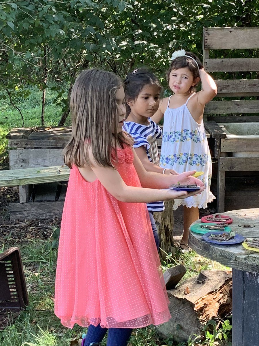 Lots of leaning going on at FECC!!!Did someone order spaghetti and meatballs?? #fultonproud #fecchornets #outsideclassroom
