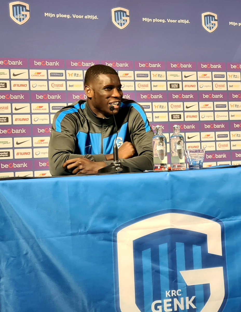 Toon_Heylen's tweet photo. ´Mooi moment om m´n 50ste voor #KRCGenk te maken´ moet #Onuachu gedacht hebben. 0-1 in minuut 91 van #scrkrc. Nu al een Racing-legende. Alsnog een droomstart voor de Limburgers in deze #UEL na belabberde eerste helft. https://t.co/W5Sb1qK6lp
