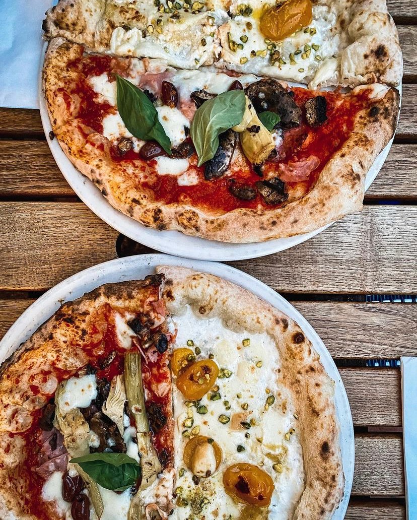 fattoamanopizza's tweet photo. Sharing done right! We love this @thisiscamgram #sharingiscaring #oneforyouoneforme #pizzaislife #weekendincoming https://t.co/BikN2QJIdb