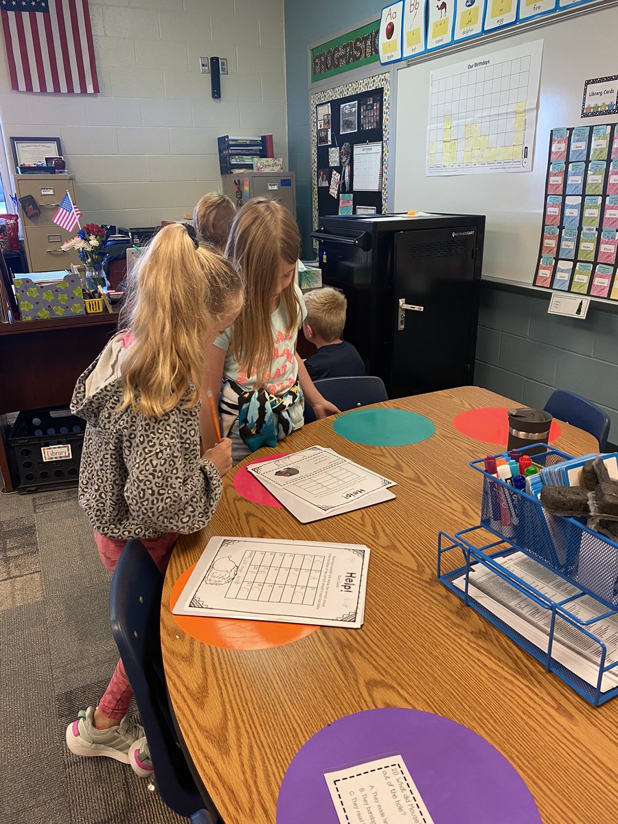 Jennifer1266's tweet photo. We played a fun game of Scoot this morning to review details from the story we have reading. #clockpartners #lakeviewvikes @ShellCreekVikes https://t.co/rHnqhRNkLz