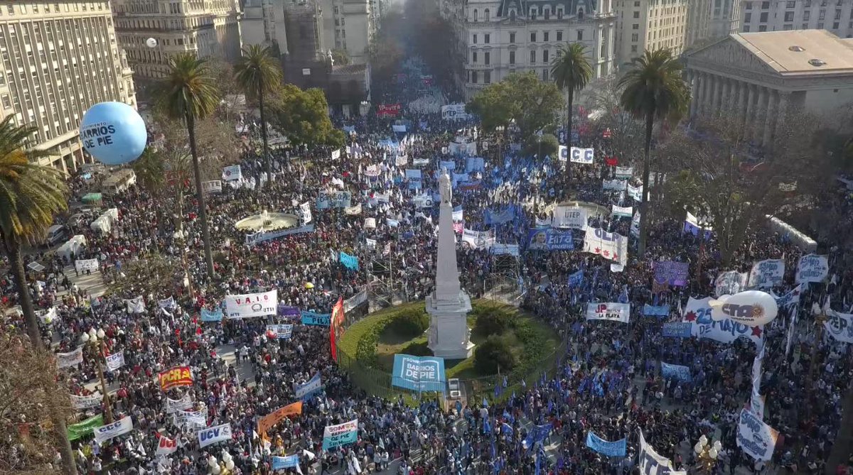 PCRargentina's tweet photo. Desde el PCR, la JCR y frentes en los que participamos, seguimos la pelea por la unidad del pueblo para avanzar en la lucha para terminar con la inflación, recuperar el poder adquisitivo en salarios, jubilaciones...
https://t.co/5AW9dIzL2Q https://t.co/Yw9GAPU8QN