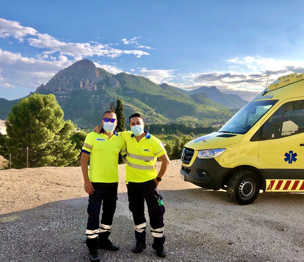 Sigo conociendo de primera mano el gran trabajo que se realiza en las diferentes #UVImóvil del #061Murcia <a href="/regiondemurcia/">Gobierno de la Región de Murcia</a>.
Quien abraza las emergencias, aprenderá a gestionarlas con la importancia que se merecen.