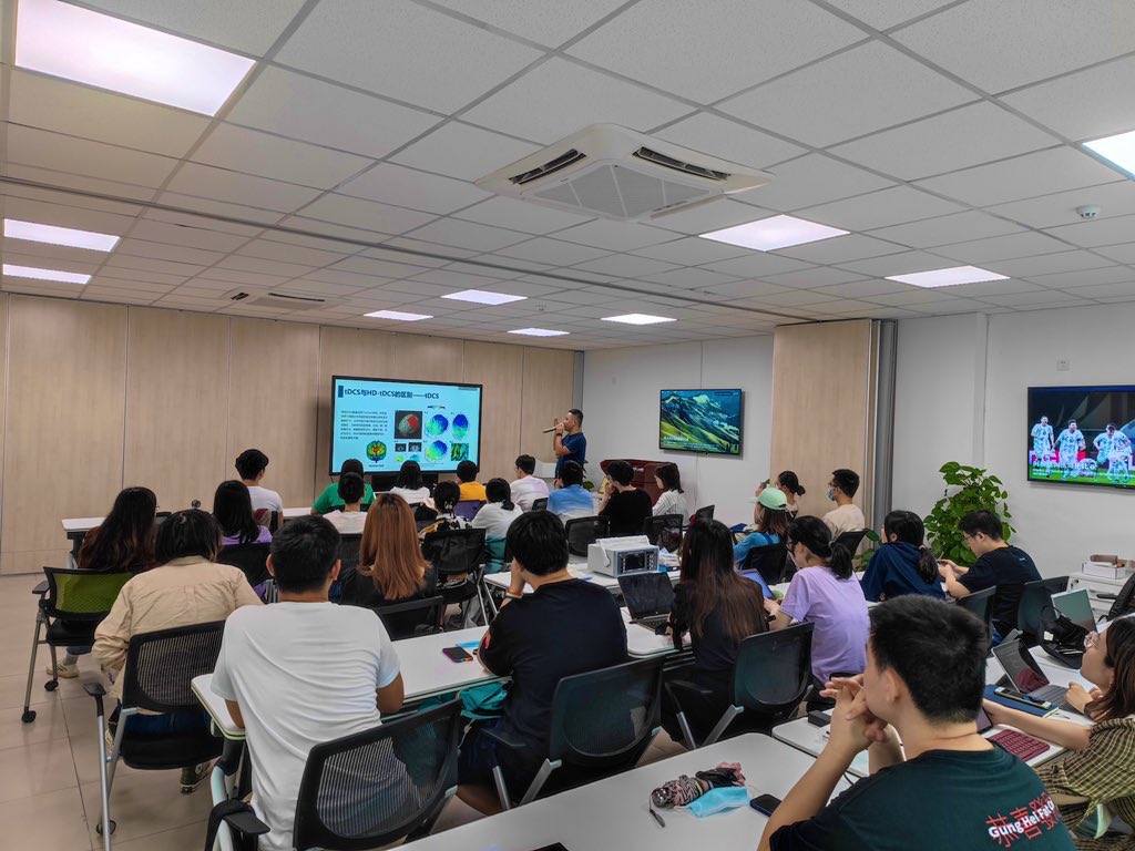Brainsaise's tweet photo. I am in Beijing today for the training of HD-TDCS equipment～ #HDtDCS #HDtACS @SoterixMedical https://t.co/sEnXBM2Wq8