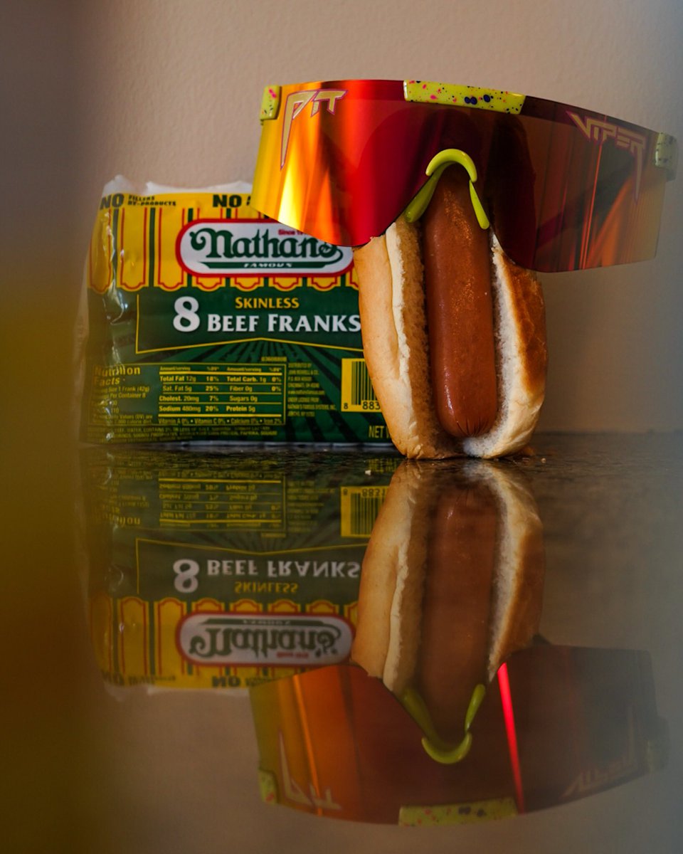 NathansFranks's tweet photo. Nothing to see here. Just a hotdog wearing some @PitViperShades. #GetAlongFamously https://t.co/uUkbrmTpMK