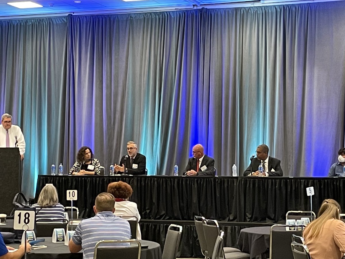 TBurton_Empower's tweet photo. @JonGraft @cincystate Amy Waldbilling sharing some thoughts about workforce solutions. #mfgstrong. https://t.co/KMP0bax8t6