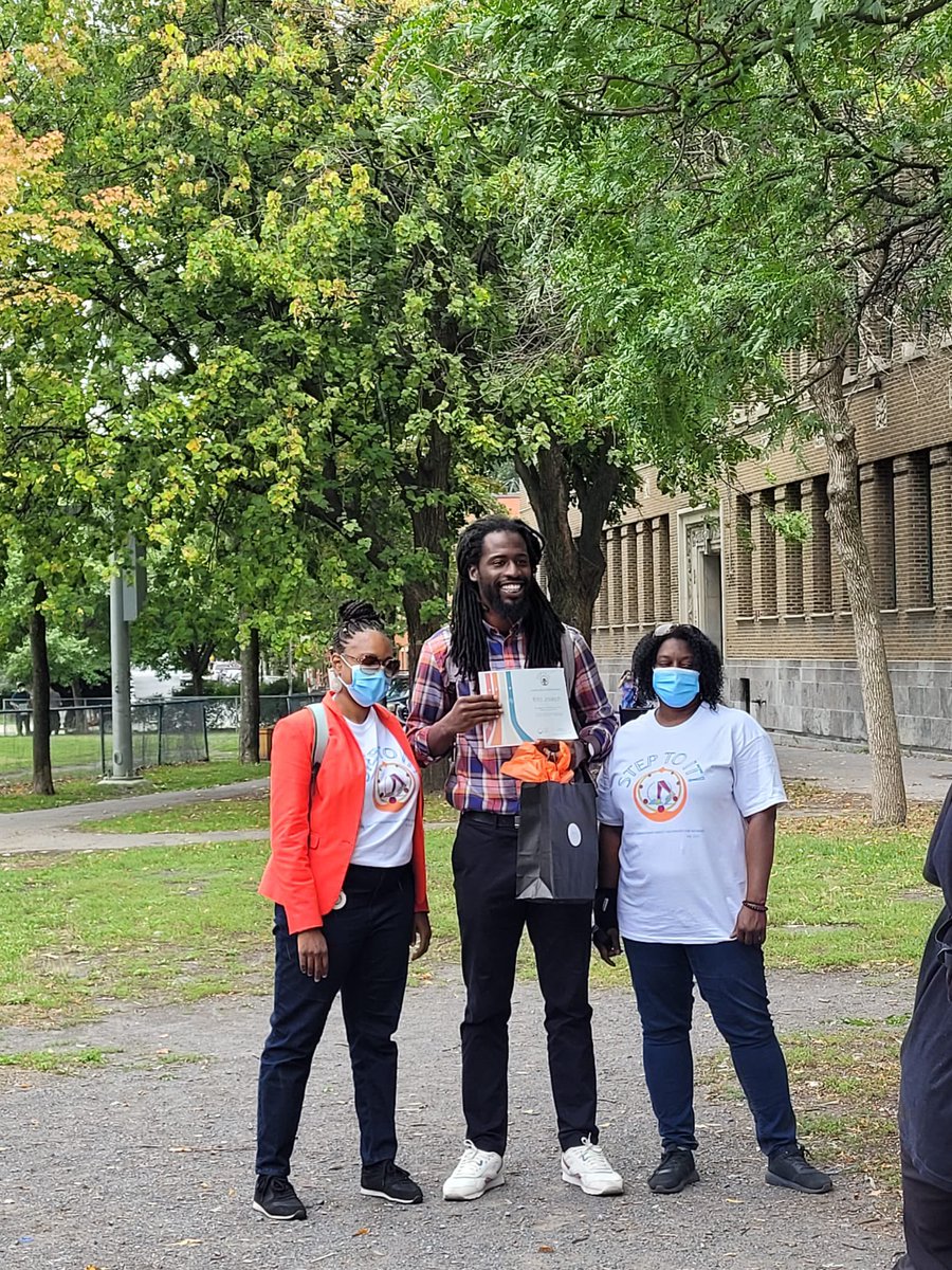 AcdpnT's tweet image. We had our last “Step To IT” session with our seniors last week! It has been a wonderful summer with them &amp;amp; I cannot say this enough... I love our seniors. 🎊👏🏽

#StepToIT #OurSeniors #teamworkmakesthedreamwork