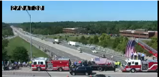 2:16 P-M: Lead vehicles in the funeral procession for 𝗠𝗮𝗿𝗶𝗻𝗲 𝗟𝗮𝗻𝗰𝗲 𝗖𝗼𝗿𝗽𝗼𝗿𝗮𝗹 𝗝𝗮𝗿𝗲𝗱 𝗦𝗰𝗵𝗺𝗶𝘁𝘇 are now on southbound 270 approaching Gravois.