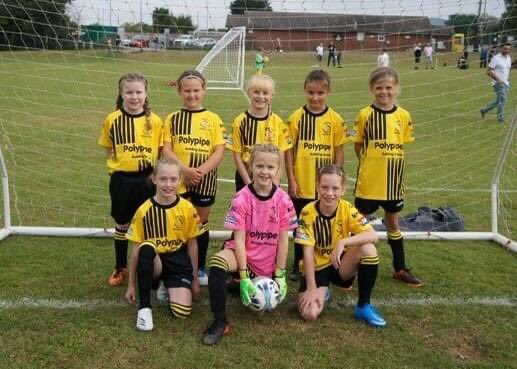 𝑾𝑰𝑵𝑵𝑬𝑹𝑺!

In April , <a href="/mrsmgrady/">Sarah M’Grady</a> won the <a href="/KentFA/">Kent FA ⚽</a> photo comp showing a team of girls enjoying their football. 

She won balls,bibs &amp; cones &amp; surprised the new U9 girls at training to present them to some of the team &amp; Colin the manager.

#nextgeneration #proudclub