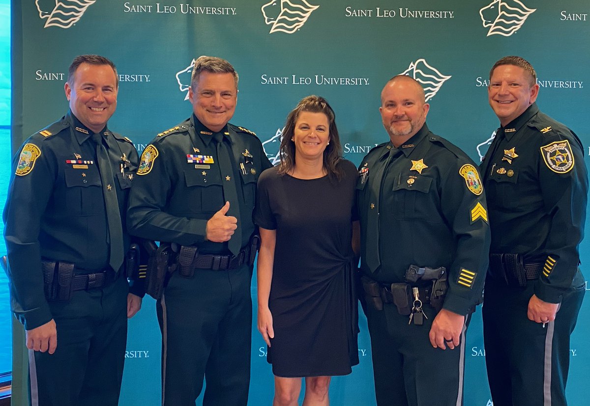 SheriffCitrus's tweet image. SERGEANT BOBBY PRICE GRADUATES COMMAND SCHOOL- On September 16, 2021, Citrus County Sheriff’s Office Sergeant Bobby Price graduated from Saint Leo University’s Command Officer Management Program. Congratulations, Sgt. Price!

#CCSOconnecting #StLeoUniversity #CommandSchool (1528)