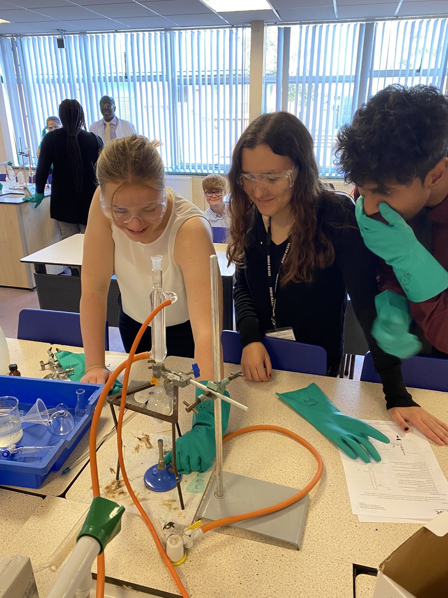 Great to walk around and see practical sessions back!! Some great work and learning by year 12 &amp; 13 🙌💪