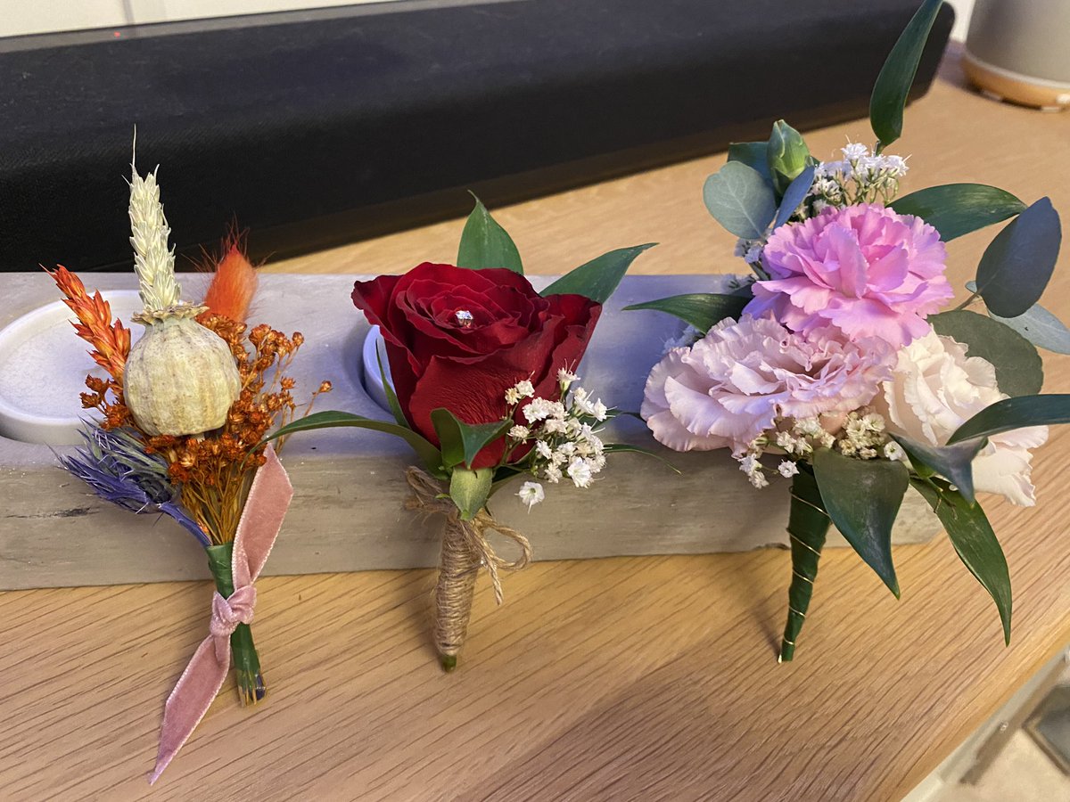 Jadelwilkinson's tweet image. I really enjoyed the floristry workshop I was able to access through Health and Well-being at work @Leic_hospital I made these beautiful buttonholes and a corsage 💐 #selfcare #somethingforme #flowerarranging #wellbeingatwork
