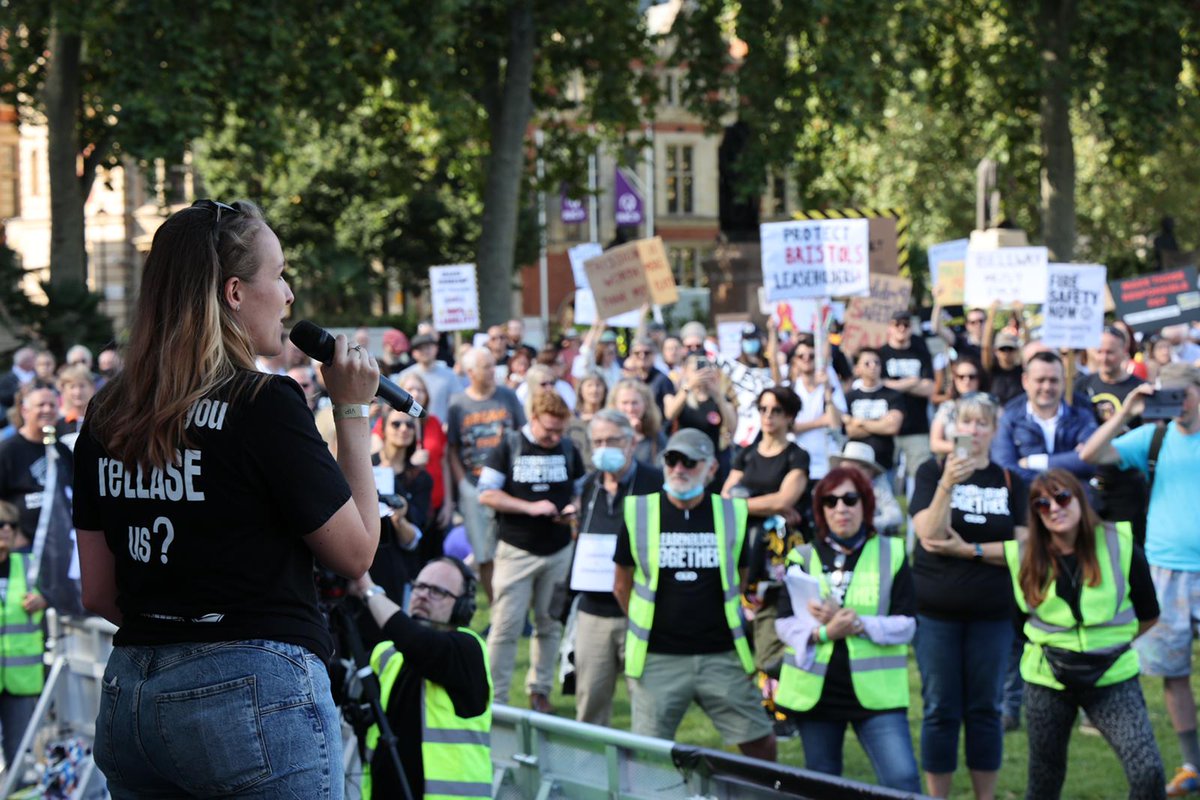 EOCS_Official's tweet image. We’re overwhelmed by the absolutely amazing turnout and support at today’s #LeaseholdersTogether rally in Parliament Square. Thanks to everyone who attended – now over to you @michaelgove (Photos: Marcus Perkins) @EOCS_Official @LKPleasehold @NLC_2019