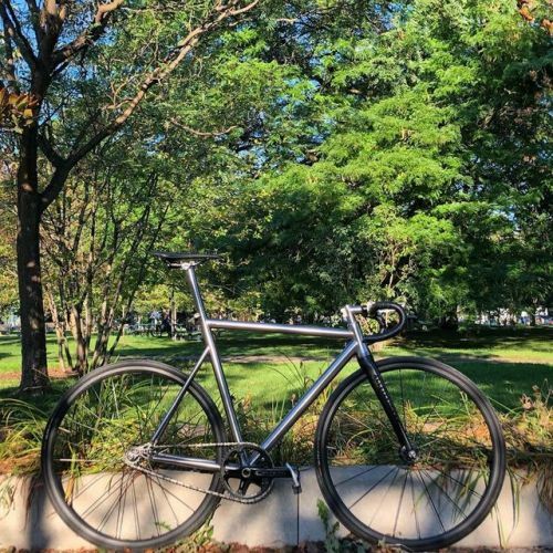 Wheel swap. 24mm carbon on the Shibuya. <a href="/joinerbicycleco/">Joiner Bicycle Co.</a> 👌🏾... bit.ly/3nGixUI