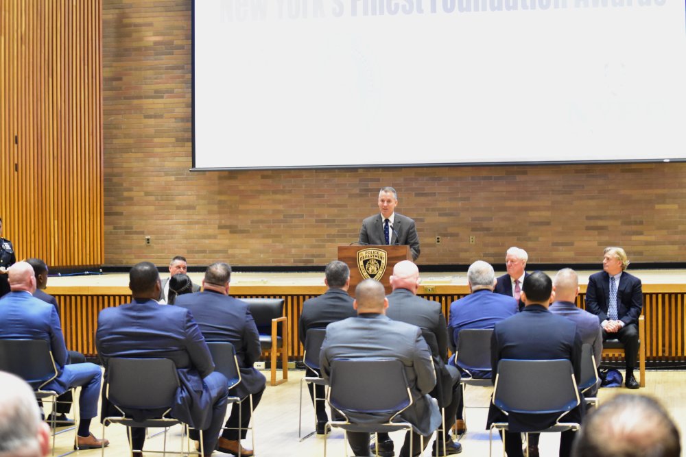 NYPDnews's tweet photo. Today, detectives from various investigative units gathered at Police Headquarters to be honored for their exemplary service to this city. From taking down gun pipelines, to narcotics supply rings and more, these detectives continuously gave their all to keep this city safe. https://t.co/2qfTRzGUQa