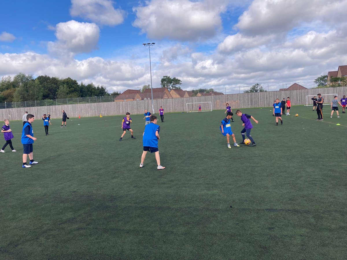 cmair_92's tweet photo. Was great to start back our School of Football programme at @JPAcademyPE
Very good turnout from S1 boys and girls as part of the selection process 👍⚽
#tacklinginequalities
#personfirstplayersecond https://t.co/74QBnrc2LP