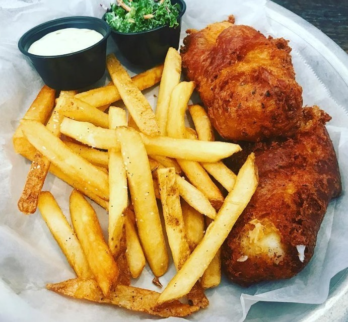 cj_finz's tweet photo. Caught you staring... come on in, you know you wanna! 😉👍
...
#CJFinz #Seafood #SeafoodRestaurants #Manassas #VirginiaEats #ManassasVA #VirginiaFoodie #VAEats #VAFood #VAFoodie #VARestaurants
📷: @leerohrbaugh - Instagram https://t.co/KYe3yxWOid