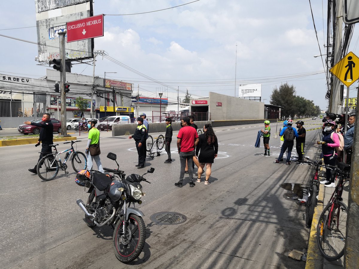 Ya estamos en el Lugar dónde hoy por la mañana un conductor le arrebato la vida a un compañero ciclista.
Cc: <a href="/SEMOV_Edomex/">Secretaría de Movilidad GEM</a> <a href="/Sitramytem/">X</a> <a href="/LuisLimonChavez/">Luis Gilberto Limón</a> <a href="/e_luviano/">Elim Luviano Heredia</a> @Tultitlan19_21 <a href="/mullerosvaldo13/">Osvaldo Muller</a> <a href="/telediario/">Telediario CdMx</a> <a href="/HalconOnce/">Halcon</a> <a href="/MrElDiablo8/">JORGE BECERRIL JB/8</a>