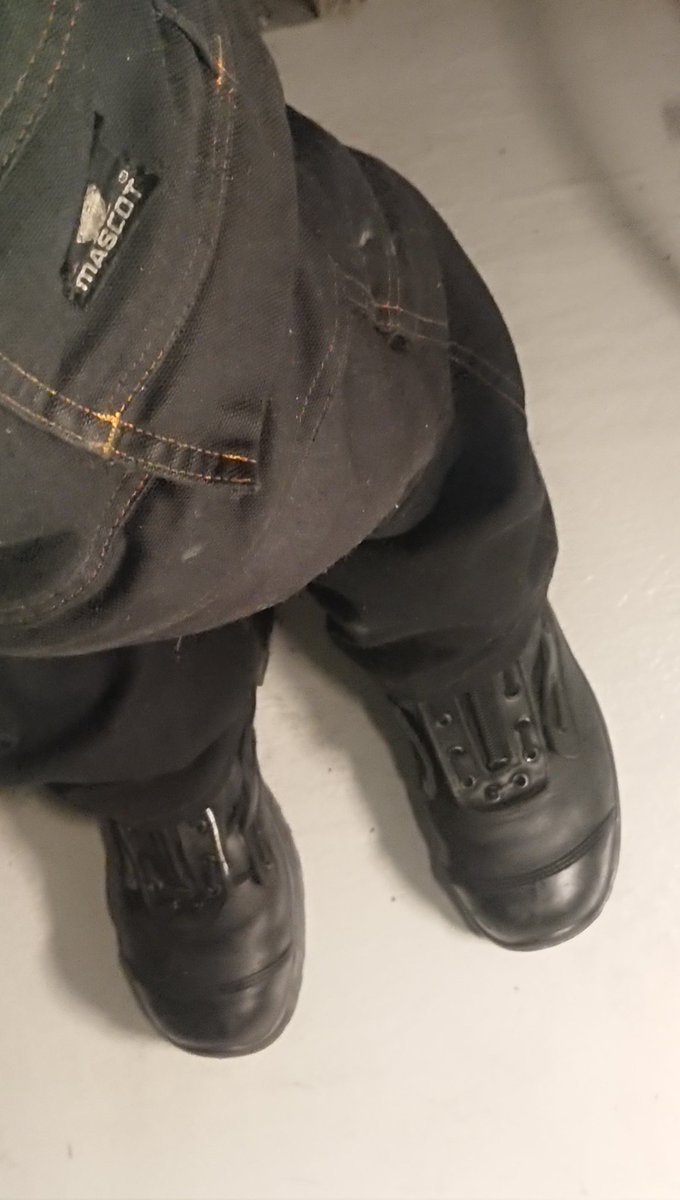 boots&work tweet media