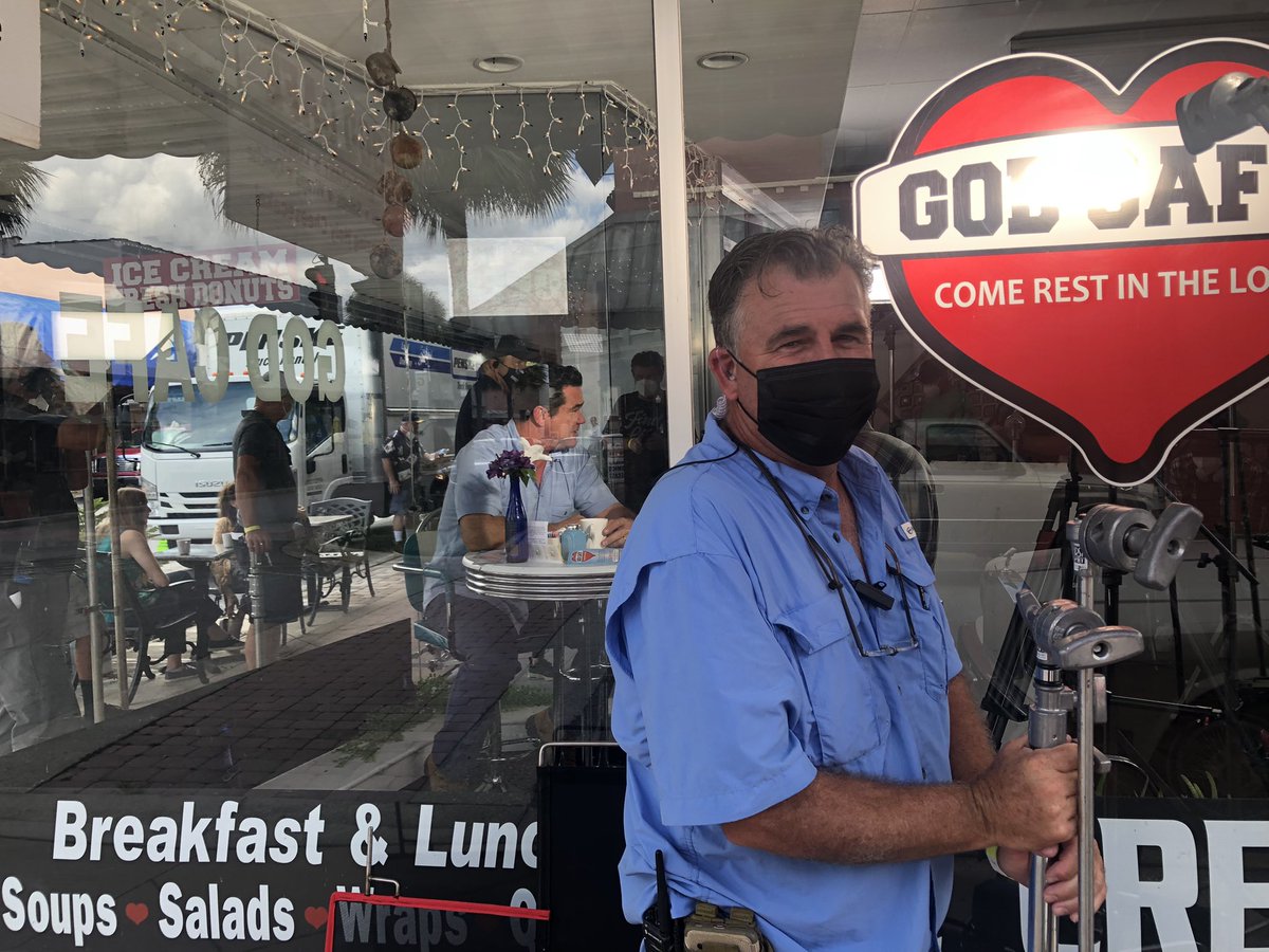 DemersTalent's tweet photo. ๐ฌkeeping the set COVID-19 free๐๐ป @novacancymovie #healthandsafety #nocovid19 @TCStallings @RealDeanCain @SeanYoungFans The cast is amazing the crew is exceptional. Stayingsafe. #onlocation #practicesafesets @RealDeanCain https://t.co/rFVl3ISfJJ