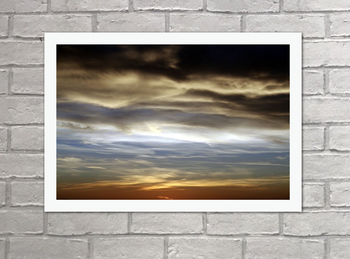 nsharpinteriors's tweet photo. Excited to share this item from my #etsy shop: High Quality Digital Download - Sky at night creating dramatic colour spectrum https://t.co/yoYSzy5BQb https://t.co/qh1eyfIKP6