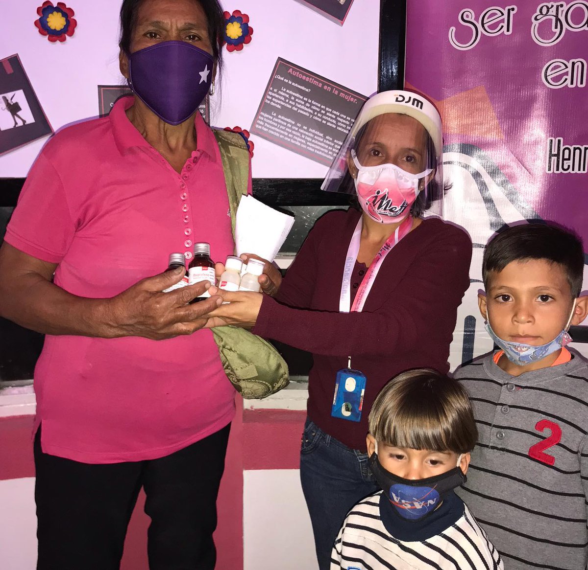 imettru's tweet photo. Trabajamos en pro de la salud en las familias trujillanas, tal y como lo dijo el gobernador del Estado @RangelSilva4F  “Atendemos al más vulnerable” y lo demostramos en nuestra institución con entrega de medicamentos al pueblo, gracias a la Dra @ajacquep @AleidaPerezz https://t.co/nR6q1GqDVH