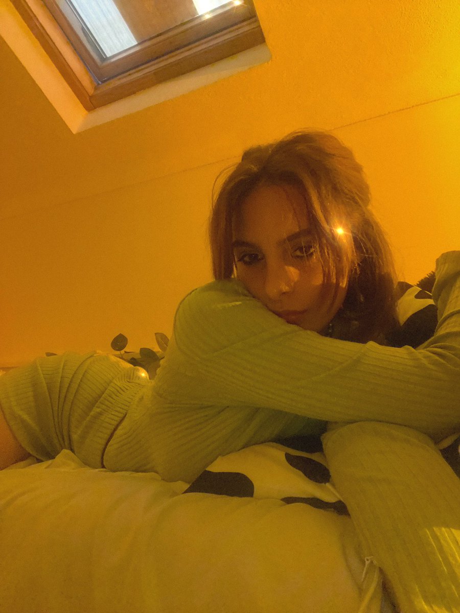 tatianapeixoto_'s tweet photo. Voltei ao Twitter https://t.co/TBT99i6InG