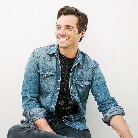 Hoje o ícone Ian Harding está completamente 35 anos de vida!
Happy Birthday   