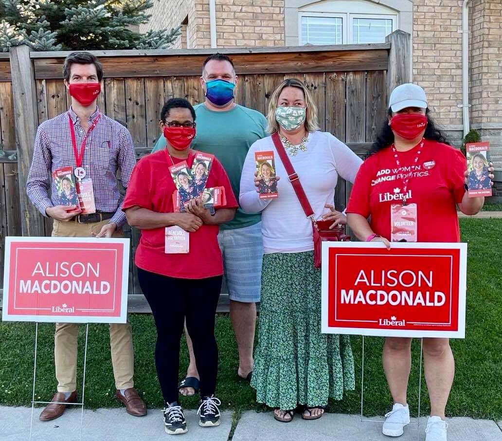 So thrilled to @GoKnockDoors with my friend, Alison! @TeamAlison4BB in #BrantfordBrant wonderful response at the doors, many lawn sign requests, & solid support for @JustinTrudeau @liberal_party #ItsOurVote #Elxn44 #ForwardForEveryone