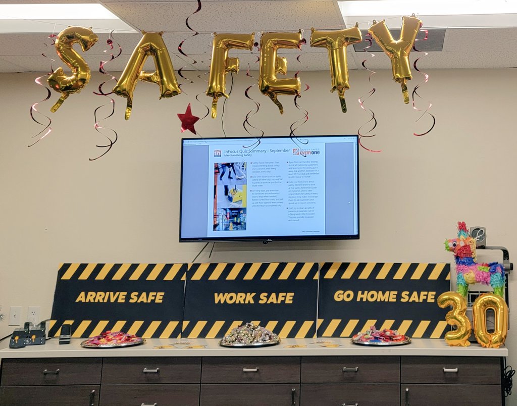 Safety Awareness Week in full affect thank you to the INFOCUS TEAM, making it there comminment to ensure we're all working SAFE!!!🦸‍♂️🦸‍♀️ Celebrating over 30 days safe !!!🪅 Way to go team !!!💪 #sugar_rush #team6662 #WDSAFETYWEEK #WDSAW