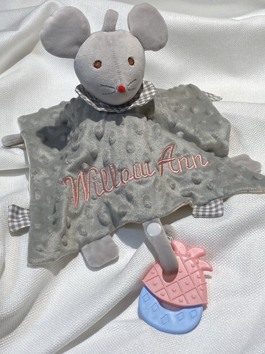 I can be a Very Mice Friend ❤️ 🐭 etsy.com/listing/920179… #johannikashop #SharePost #mouse #lovey #blanket #handmade #etsy #etsyshop #personalized #smallbusiness #SupportSmallBusinesses #rt #RT #rat #baby #gift #babyshower