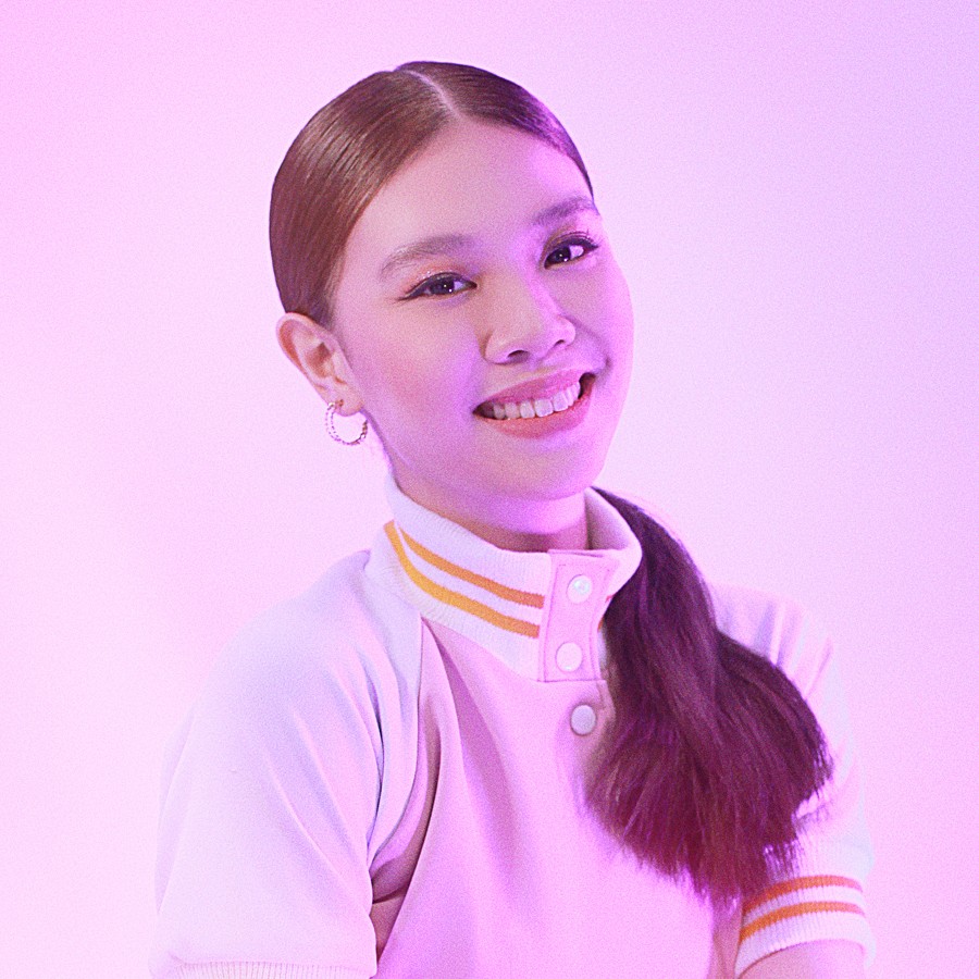 BINI_ph's tweet photo. #BINI : 'Kapit Lang' Concept Photo Series 2
#BINIKapitLang #BINIcollove #BINIdearBloom
@starmusicph @bini_members @bini_stacey https://t.co/Ppb1tgPQ44