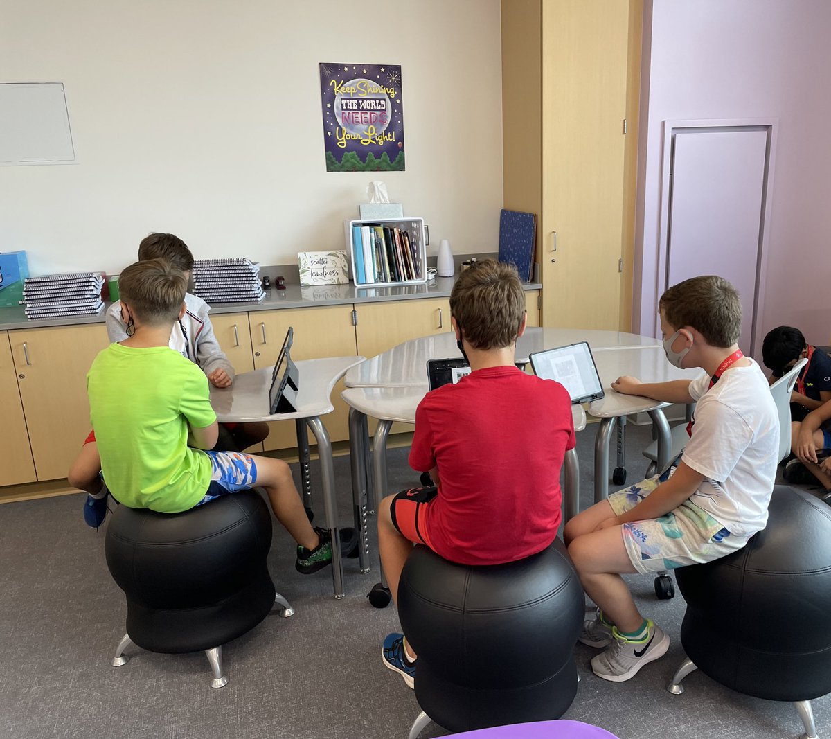 MsCollinsMW5's tweet photo. The Collins Crew has been loving all of our flexible seating &amp; spaces that allow for collaboration 👩🏽‍🤝‍👨🏼 #grateful #JoyfulJourney #WeAreMayWhitney #D95 https://t.co/M87c19WSPc