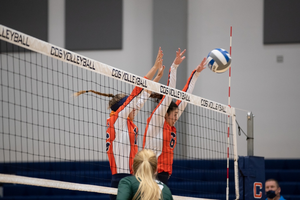 COSGiant's tweet photo. Cheer on your GIANTS 🏐 Women's Volleyball plays at home TOMORROW Friday, Sept 17th against Merced at 6:00pm in Porter Fieldhouse📍GO GIANTS @coswomensvolleyball @cosathletics https://t.co/UGxQyyLfez
