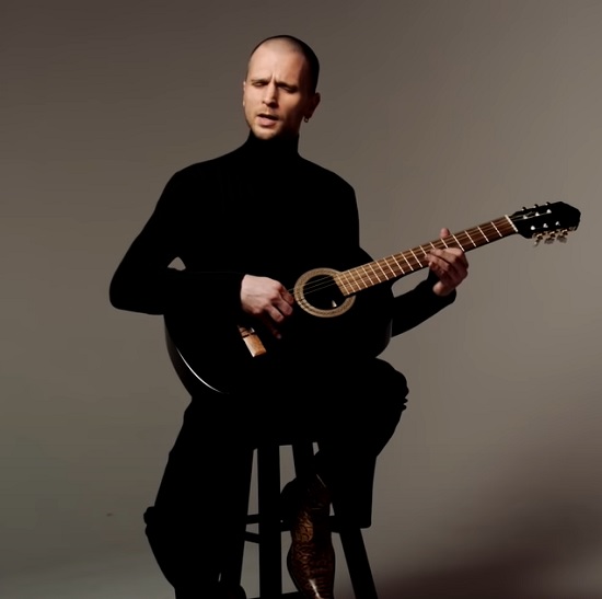 SoulBounce's tweet photo. WATCH/LISTEN: @iamjmsn Gets Stylish In ‘Act Like I’m Not There’ & Releases 🎸 ‘Heals Me’ https://t.co/Yxzx3uSKMy #JMSN #ActLikeImNotThere #HealsMe #SoulBounce #music https://t.co/WZjgX4neyi