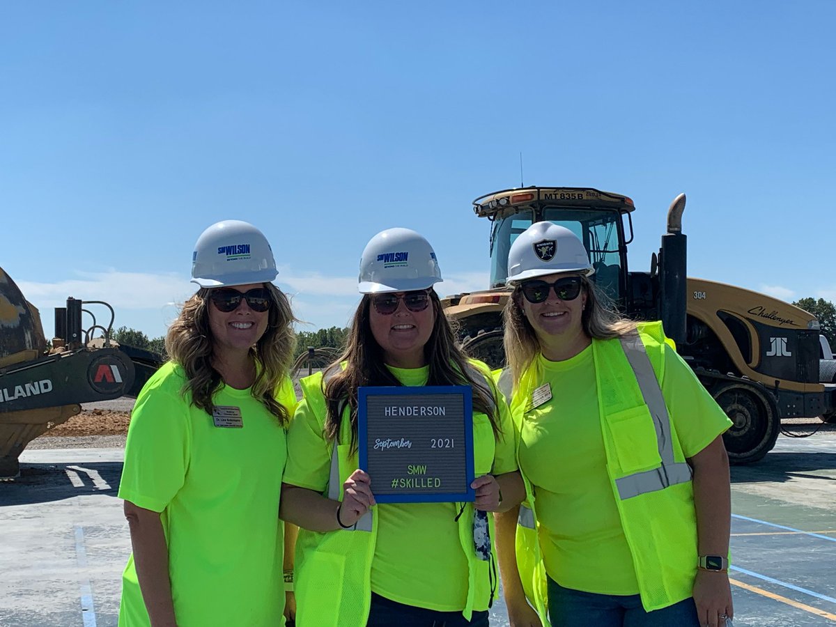 lizzy_malloy's tweet photo. Walking field trip today…4th/5th grade Ss were pumped to check out construction on their future high school @HowellNorthFHSD @SMWilsonCo #skilledprogram #loveteachinspire @HENDeagles https://t.co/3evf8jmxzg