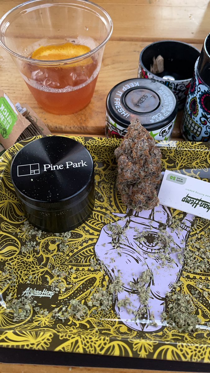 Out here <a href="/PinePark/">Pine Park</a> supporting the future of cannabis + gaming.  This is major for gaming AND for cannabis. Thank you <a href="/H3CZ/">OpTic HecZ</a> for being courageous when everyone else was silent. 🤝