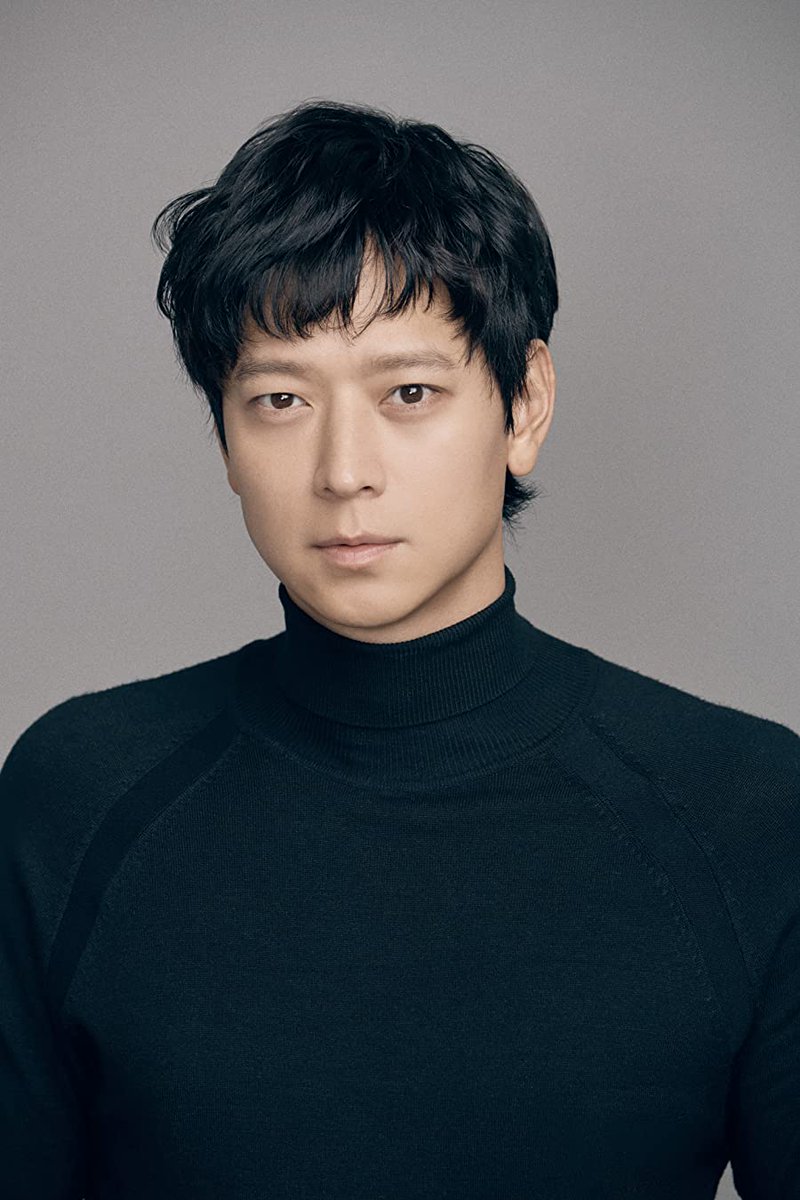 뭐야 자고 일어났더니 떡밥이 또 있네ㅠㅠ
 imdb 프로필사진
imdb.com/name/nm1504868/