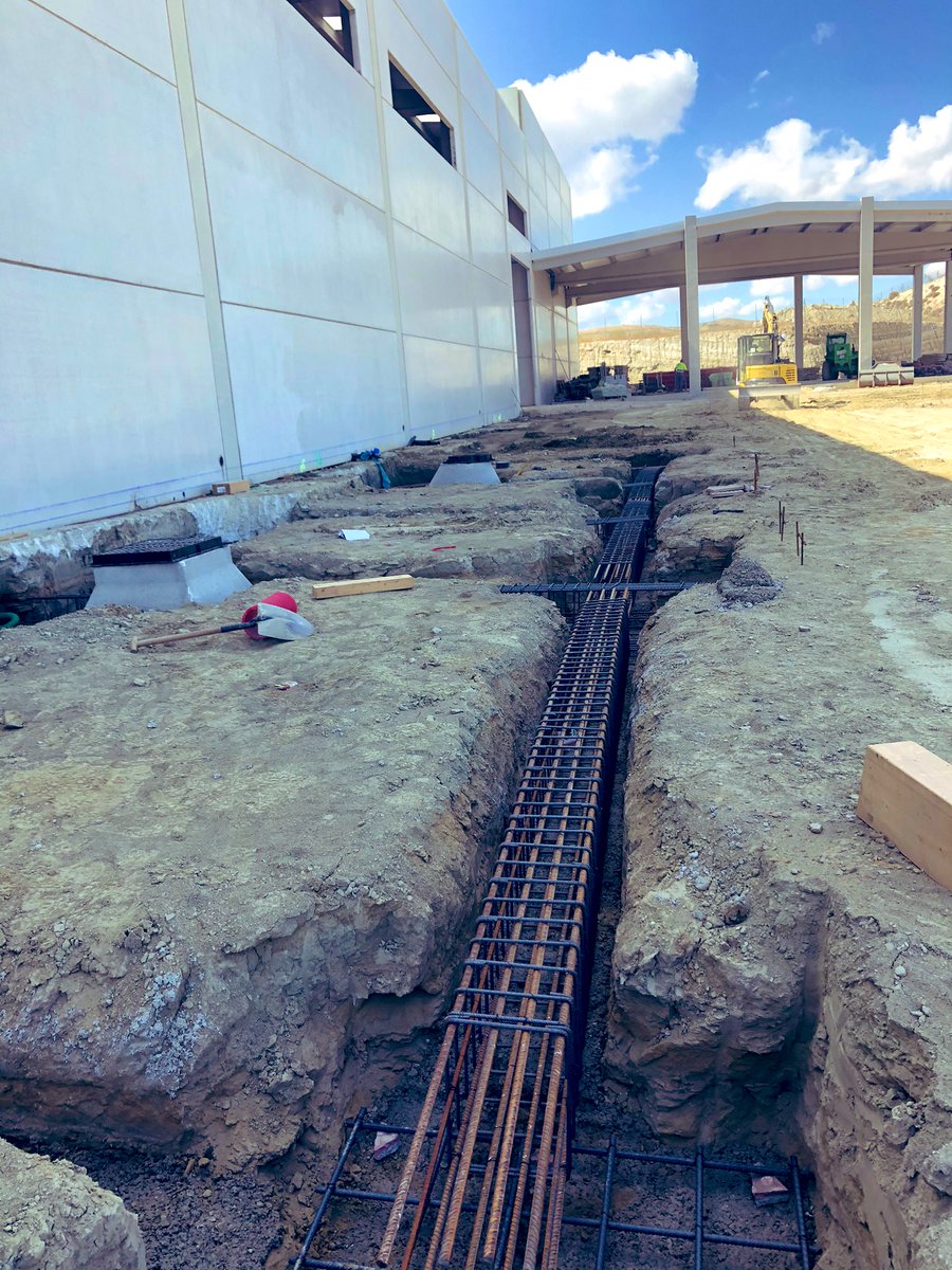 lifeplasmix's tweet photo. Avances en la construcción de la estructura para la depuradora de tratamiento del agua de la etapa de lavado 💧💧 para una un menor impacto ambiental ♻️
#reciclaje
#proyectosLife
#economiacircular https://t.co/HF7QzSO4ok