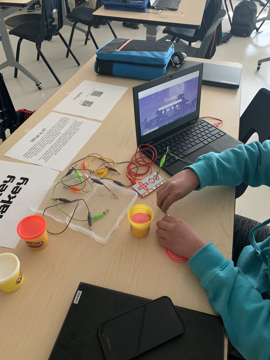 vendi55's tweet photo. Our @oneilltitans #robotics10 had a great time checking out the βTech Fairβ put together by @Kevinakevina and @EYESYouth #lovedtheenergy https://t.co/Bk0gaupEpd