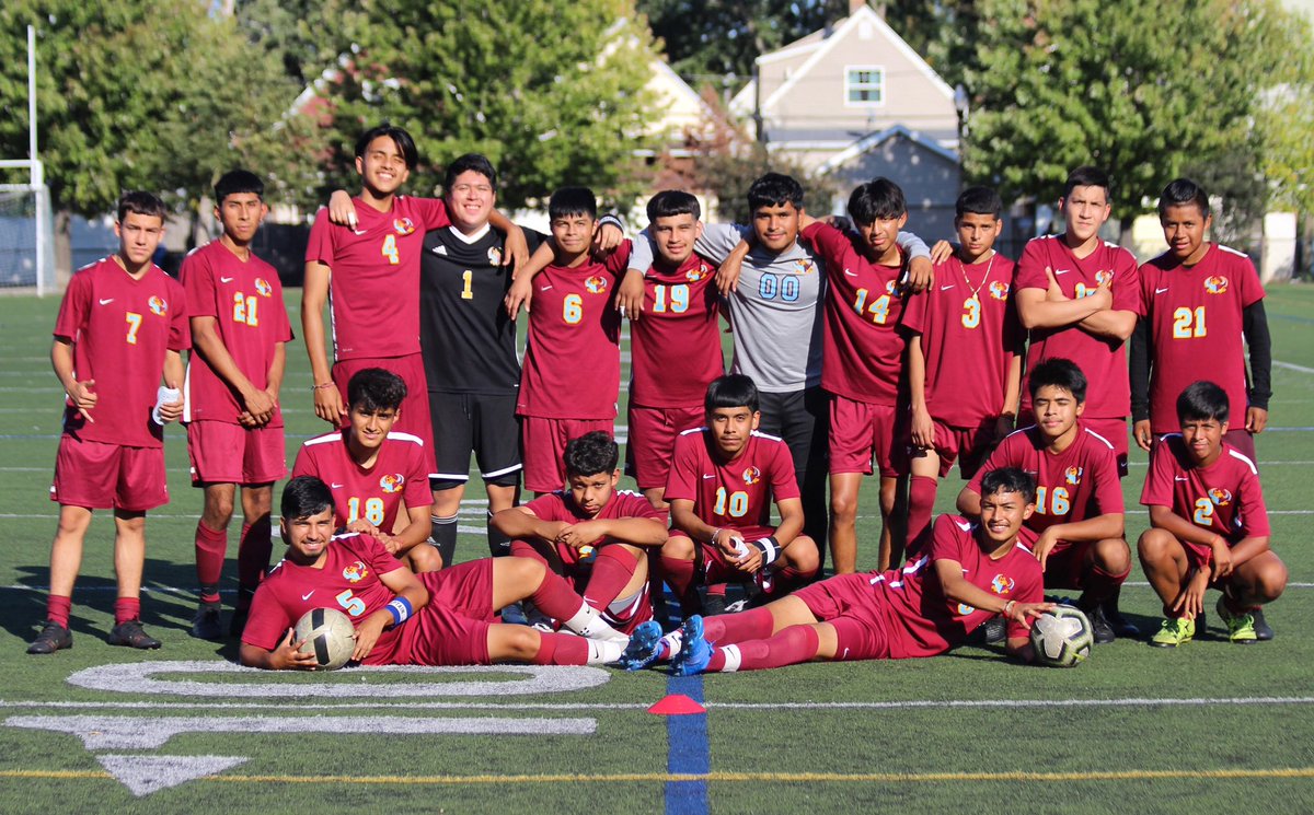 Good luck to the NGHS boys soccer team vs. Foreman today. ⚽️ <a href="/NorthGrandHS/">North-Grand High School</a> <a href="/CPLAthletics/">Chicago Public League Athletics</a>