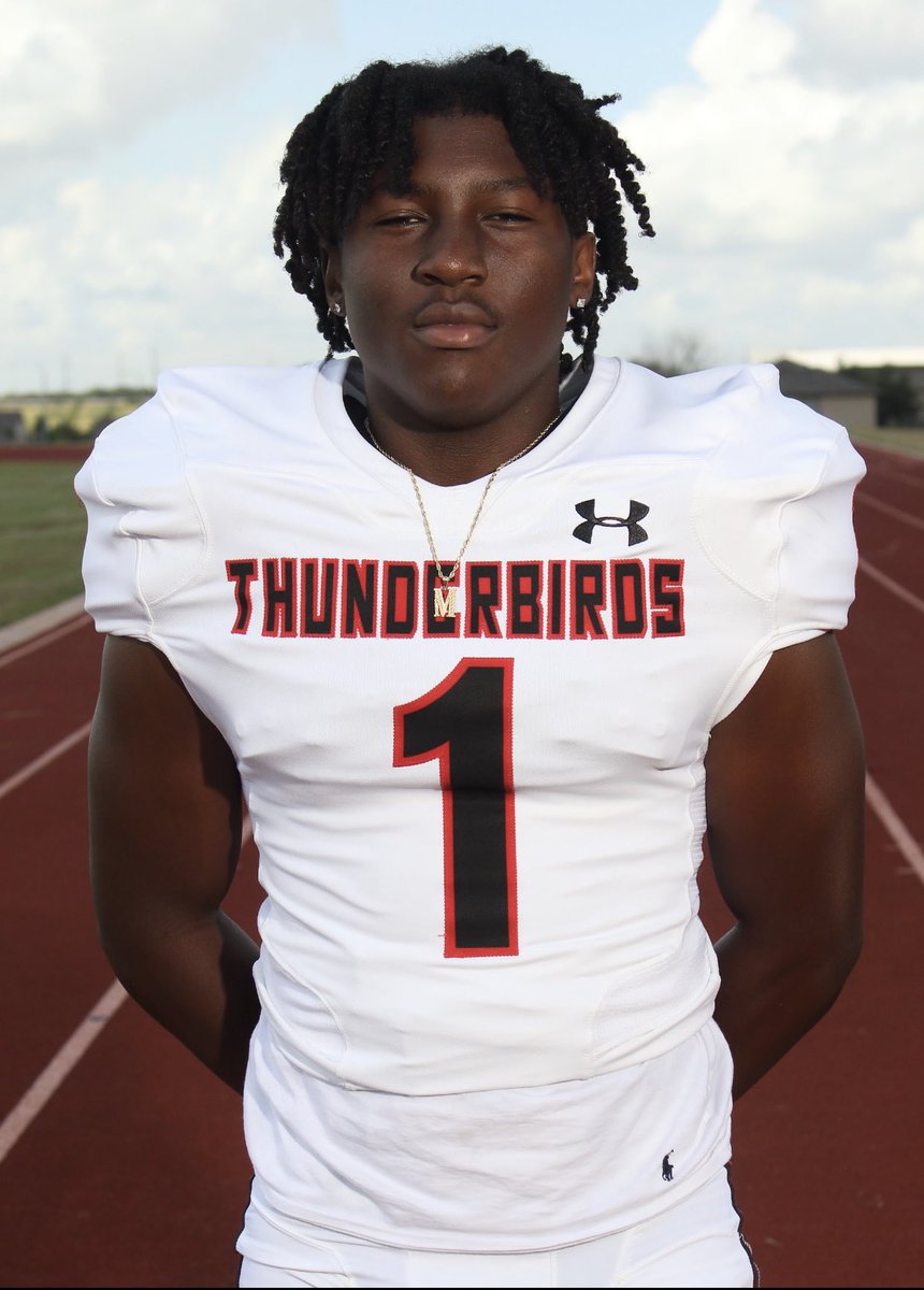 ‘23 Mar’kel Ford (@_2reasonz) is an explosive player. He is averaging 10.3 yards per carry, with 3 touchdowns in 3 games. He has the ability to be a pass catcher with great hands and route running skill. hudl.com/v/2FqEnA